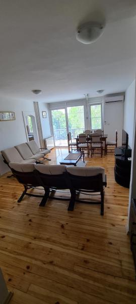 Kosta's apartment